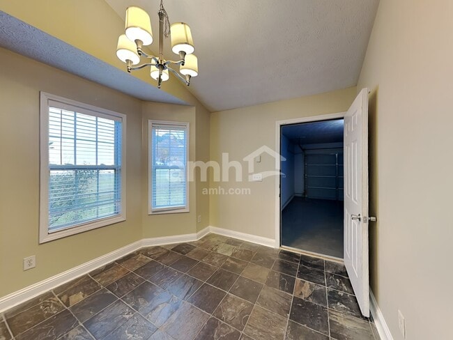 2710 Meadow Gate Way, Loganville, GA 30052 - photo 4