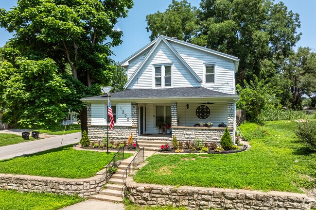 Many homes in Procter date back to the early 20th century and include a range of architecture.