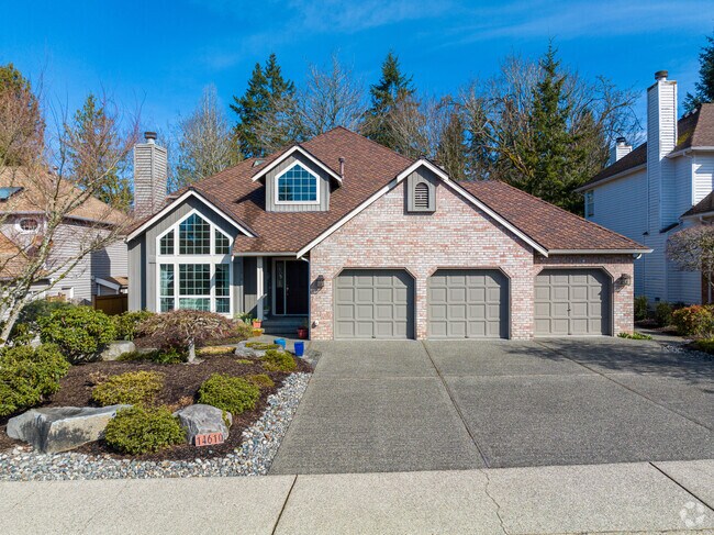 Fairwood has a variety of beautiful cottage style homes.