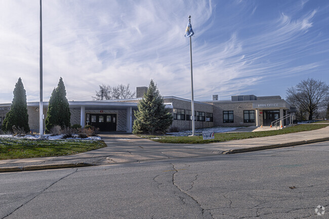 Hawthorne Elementary School provides education in the neighborhood of 
Waukesha.