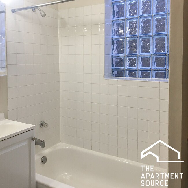 2890 N Clark St unit 1, Chicago, IL 60657 - photo 4