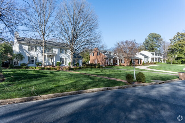 You will find many homes with large, well-landscaped yards in Old Irving Park.