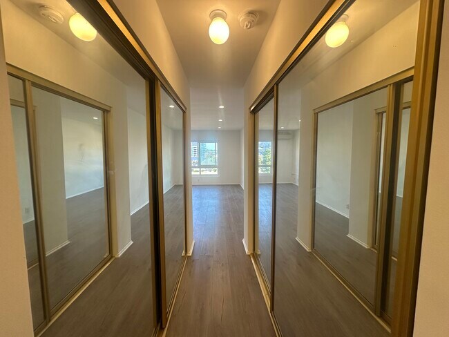 Adobe Grande unit 511, Culver City, CA 90230 - photo 4