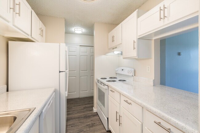 Peak View, Colorado Springs, CO 80910 - photo 5