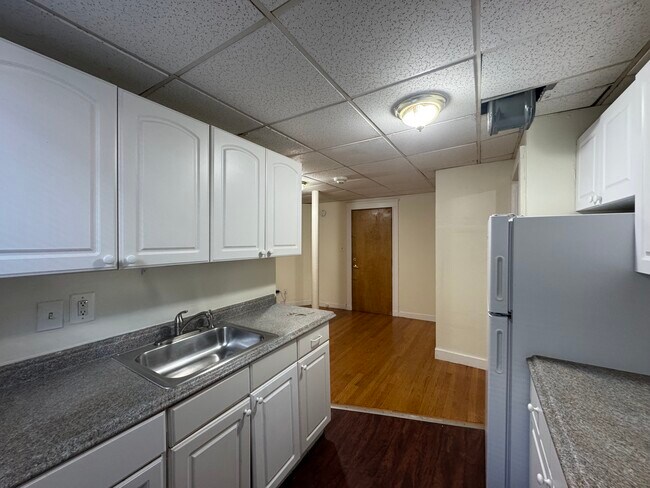 384 Riverway unit 1, Boston, MA 02115 - photo 5
