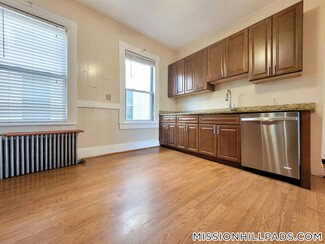 110 Howland St Unit 2, Boston, MA 02121