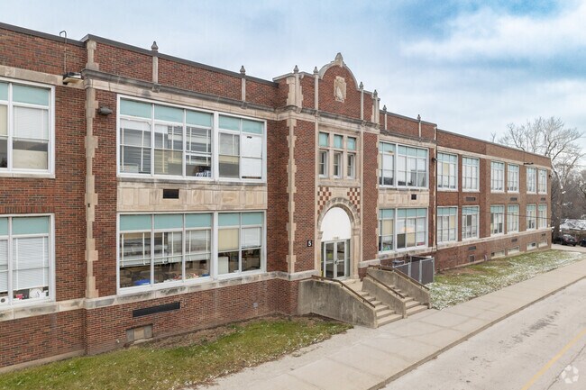 Washington Elementary School is located in Waukegan.