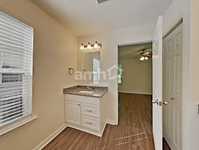 5112 Greer Station Dr, Hermitage, TN 37076 - photo 7