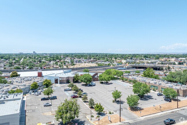 ECADEMY offers a space where all people can learn and thrive.