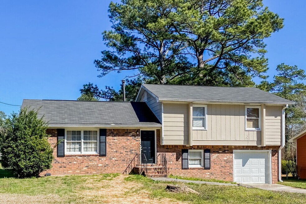 6160 Connell Rd, Atlanta, GA 30349 - photo 1