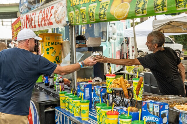 Walmsley is just a short drive from downtown and events like Richmond Folk Festival.