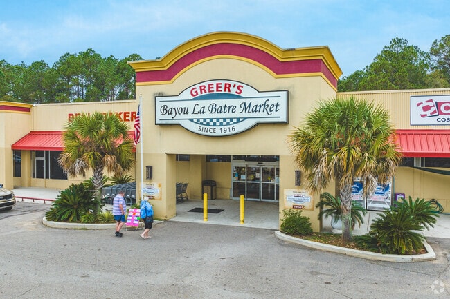 Bayou La Batre residents love grocery shopping at Greer's Market.