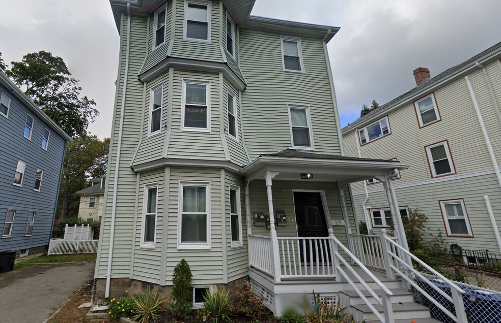 39 Goldsmith St unit 2, Jamaica Plain, MA 02130 - photo 1