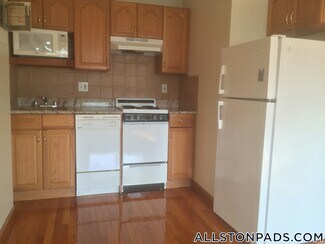 1110 Commonwealth Ave Unit 401, Boston, MA 02215
