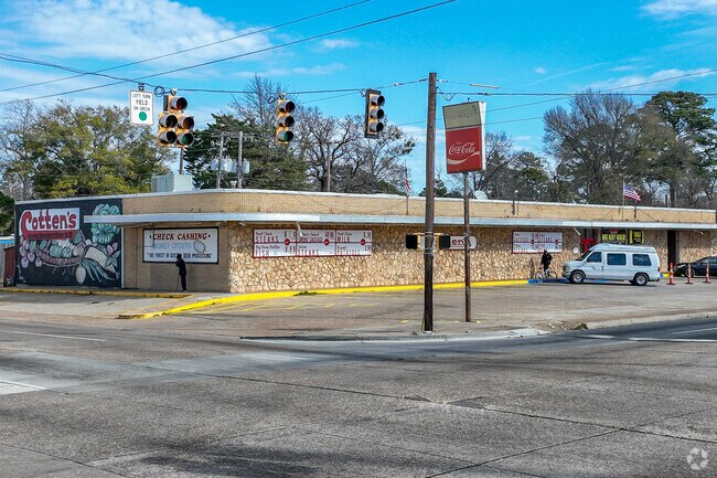 Cotten's Grocery in Queensborough is where most locals do their grocery shopping.