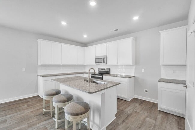 204 Orwell Dr, Social Circle, GA 30025 - photo 7