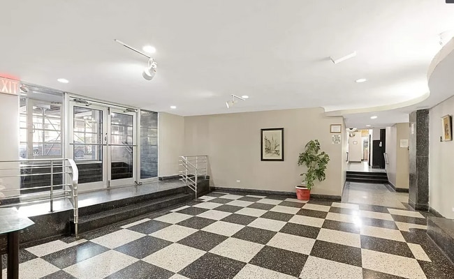 50 Kenilworth Place unit 2, Brooklyn, NY 11210 - photo 2