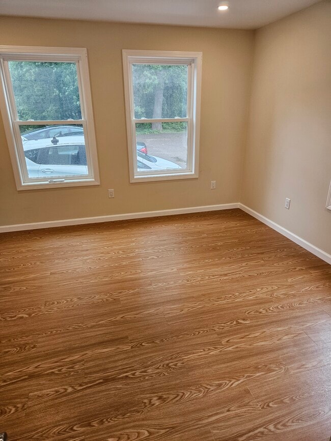 173 Pearl St unit A, Essex Junction, VT 05452 - photo 3