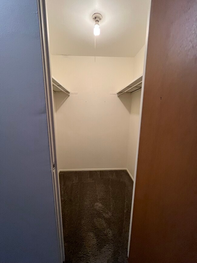 Walk-in closet