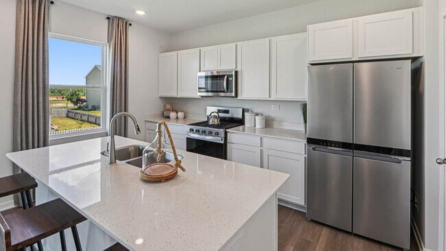 959 Sapphire Ln, Montgomery, IL 60538 - photo 2