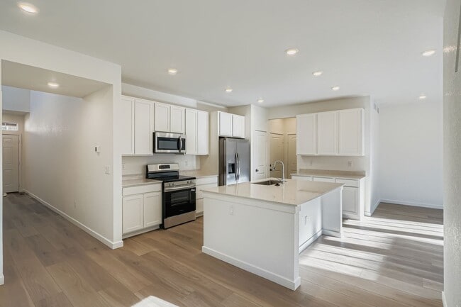 6810 Juniper Dr, Thornton, CO 80602 - photo 2