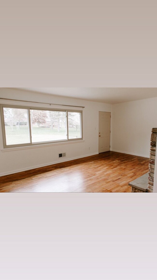 50481 Saint Joseph St unit 50483 Saint Joseph S, Paw Paw, MI 49079 - photo 4