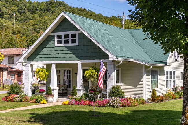 Craftsman style homes offer charm to the neighborhood.