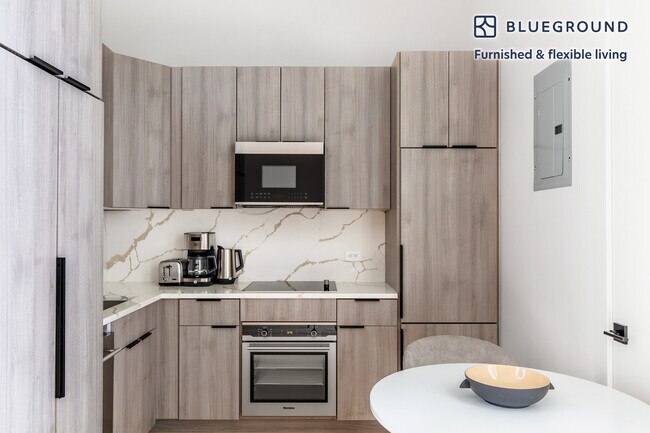 230 W 72nd St unit FL3-ID1300, New York, NY 10023 - photo 4