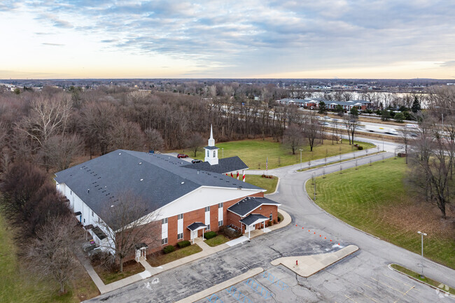 The side entrance at Metro Baptist School makes for easy pickups and dropoffs.