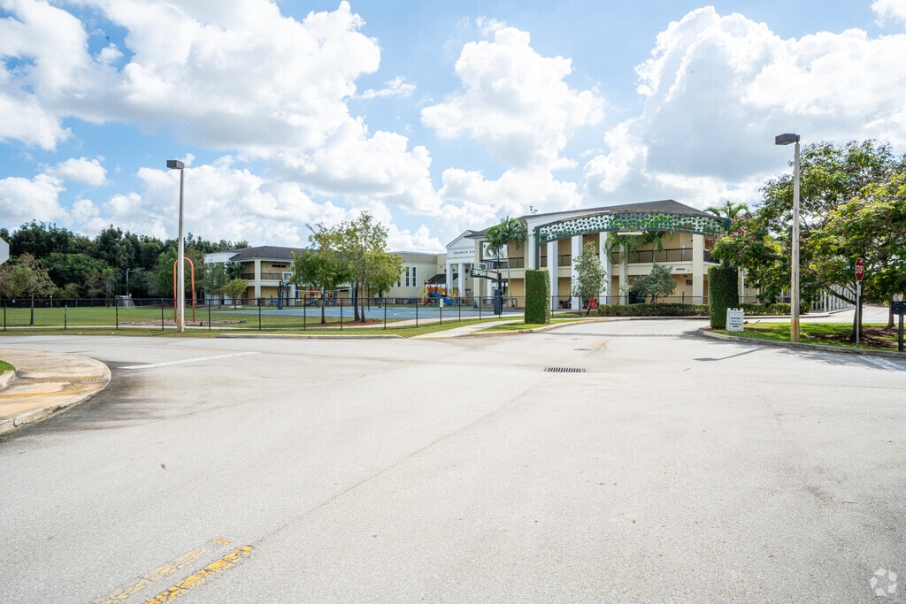 Franklin Academy weaves a tapestry of inspiration, embracing Pembroke Pines' bright tomorrow.