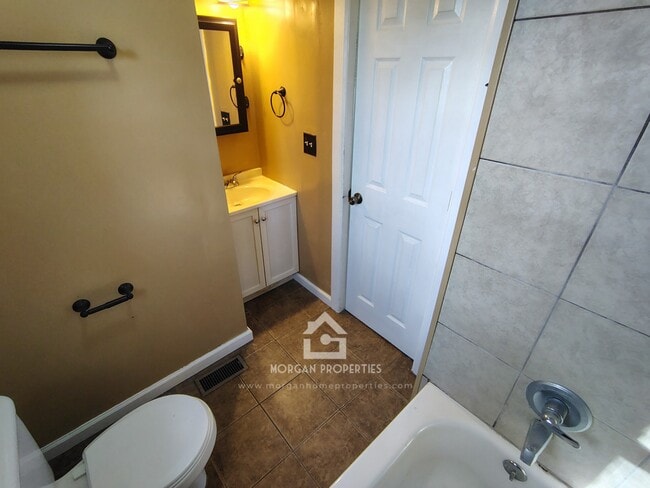 2104 Drexel Dr, Anderson, IN 46011 - photo 5