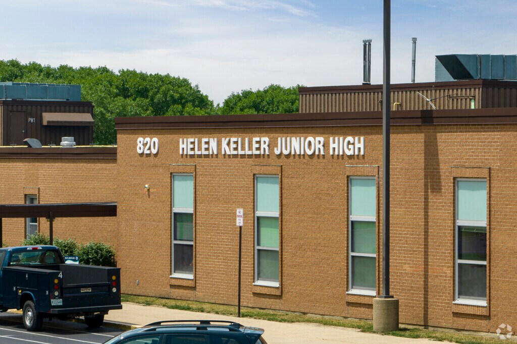 Helen Keller Junior High School, Rankings & Reviews