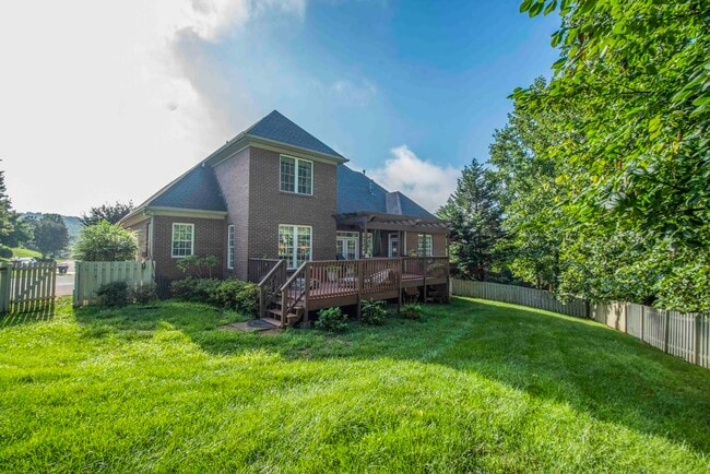 9728 Valley Woods Ln, Knoxville, TN 37922 - photo 2