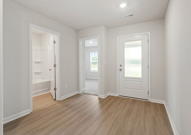 193 Seville Way unit 37045983, Clayton, NC 27520 - photo 3