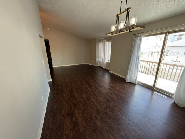 1511 2nd Ave N unit upper, Grand Forks, ND 58203 - photo 4
