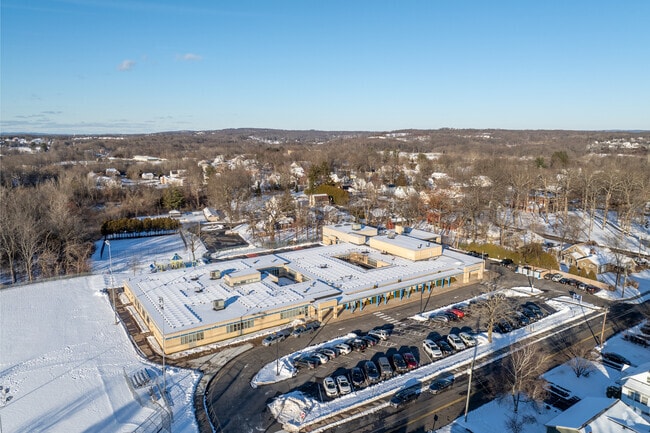 Richard D. Hubbard School, has 16 full time teachers.