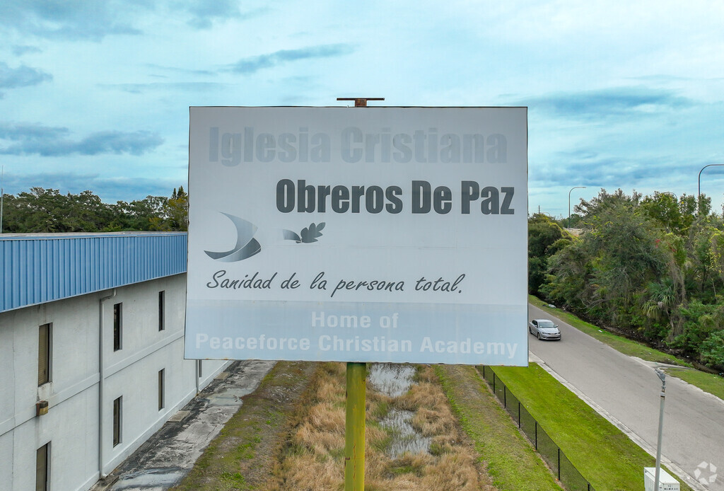 Peaceforce Christian Academy began as a ministry of Iglesia Cristiana Obreros De Paz.