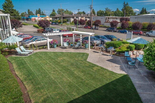 Explore Trellis Pointe Apartments