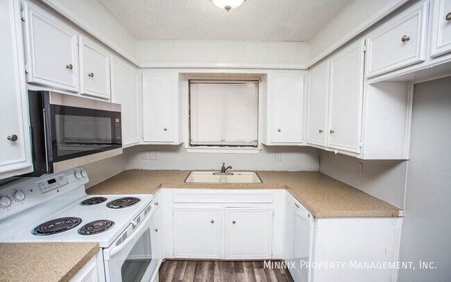 7402 Waco Ave unit B, Lubbock, TX 79423 - photo 6