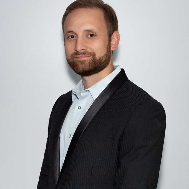 Agent Photo