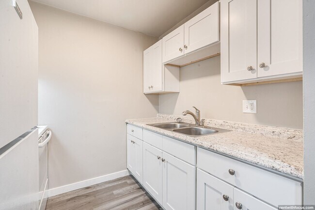 EVERGREEN PLACE, Appleton, WI 54914 - photo 3