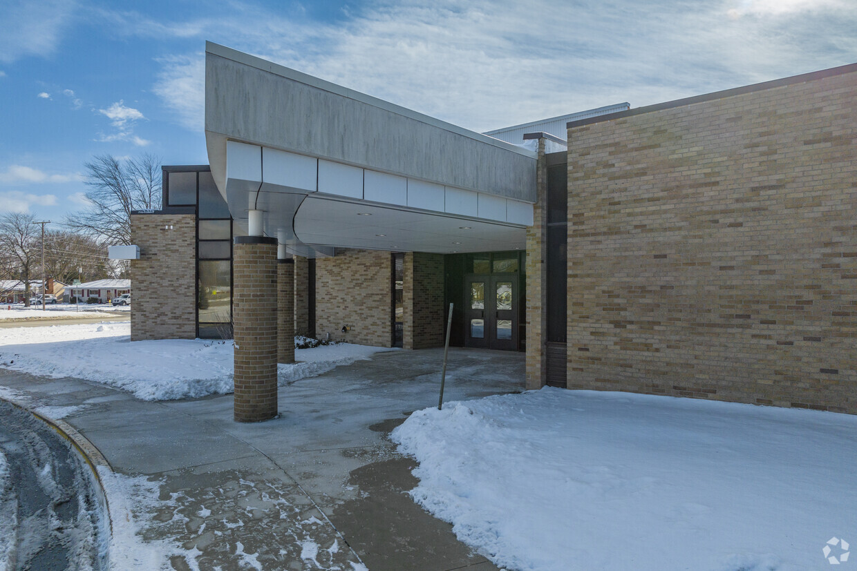 Adlai Stevenson High School, Sterling Heights MI Rankings & Reviews -  Homes.com