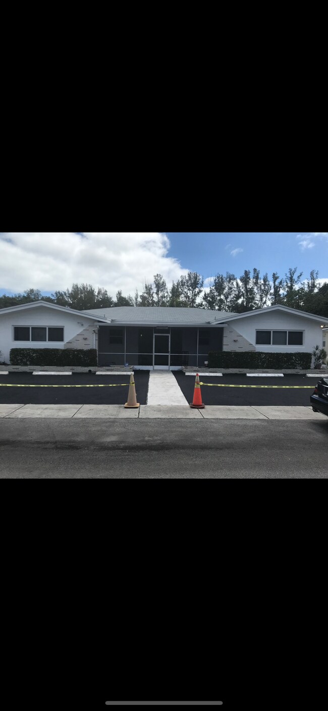 13155 Emerald Dr Unit 4, North Miami, FL 33181