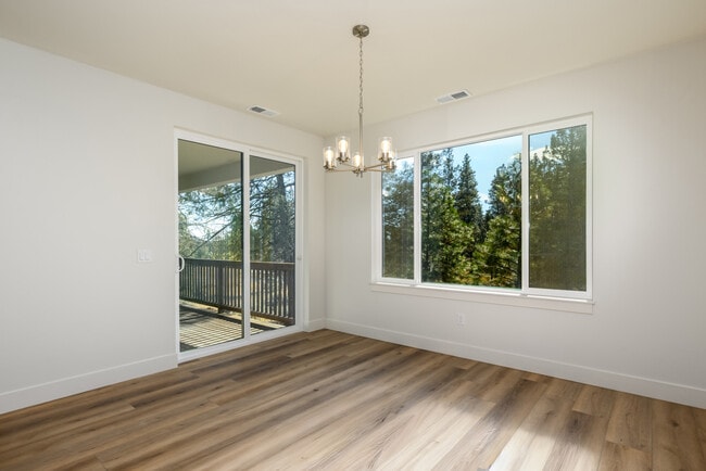 1092 Timber Ridge Loop, Klamath Falls, OR 97601 - photo 6