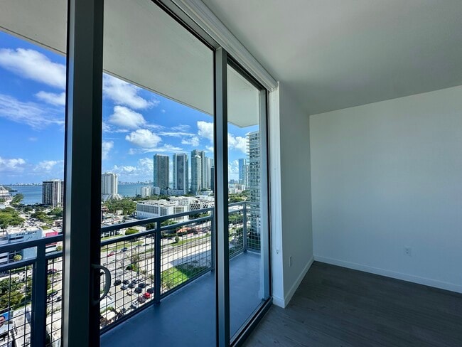 43 NW 39th St unit B2, Miami, FL 33127 - photo 3