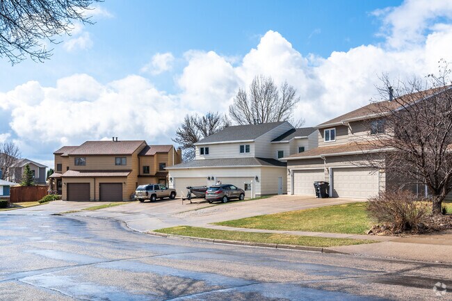 There are a number of duplex style homes in the North Hills neighborhood.