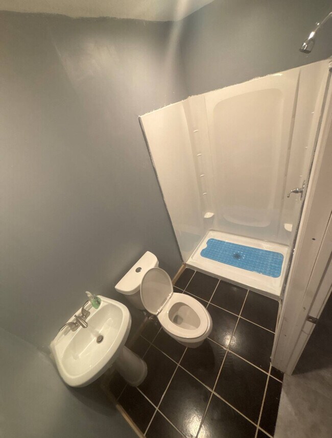 Full bathroom