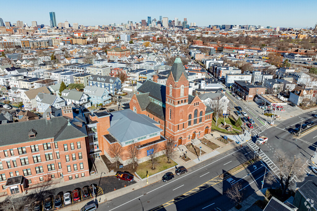 Saint John Paul II Catholic Academy - Columbia Campus is a Catholic school in Dorchester, MA.