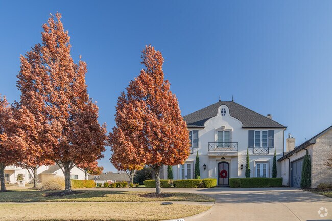 Val Verde boasts a vast array of large homes, perfect for growing families.