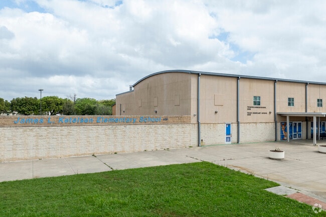 Ketelsen Elementary School has been give a  C grade from Niche.